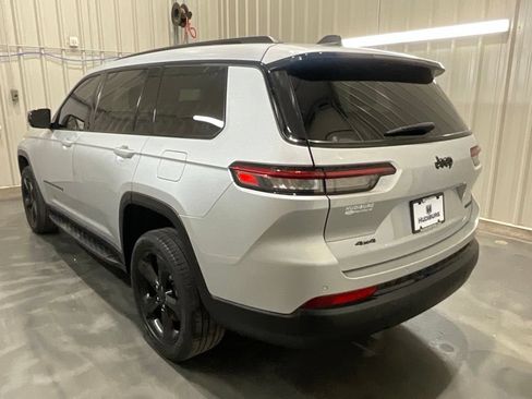 Used 2023 Jeep Grand Cherokee L Limited w/ Black Appearance Package AWD/4WD image 24