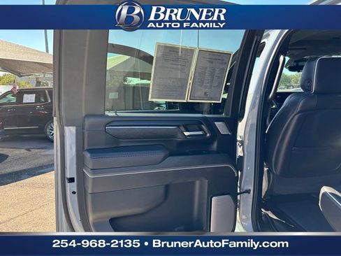 Used 2024 GMC Sierra 2500 AT4X image 13