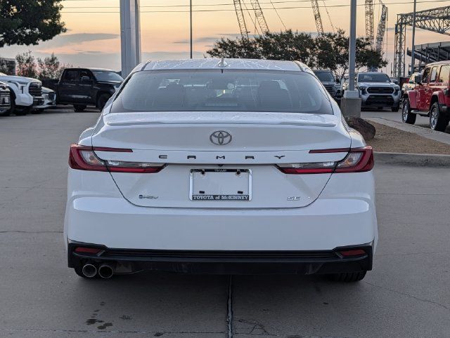Used 2025 Toyota Camry SE FWD image 7