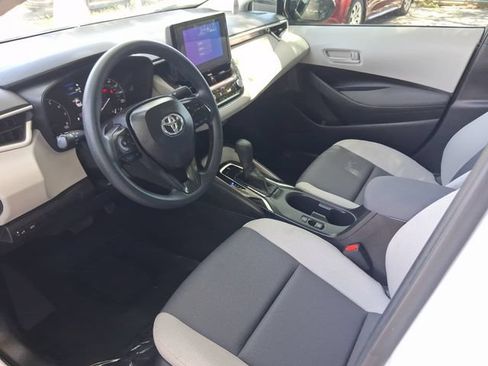Used 2025 Toyota Corolla LE FWD image 11