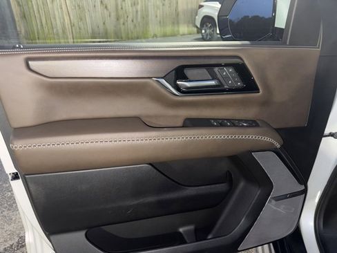 Used 2025 GMC Yukon XL Denali Ultimate image 15