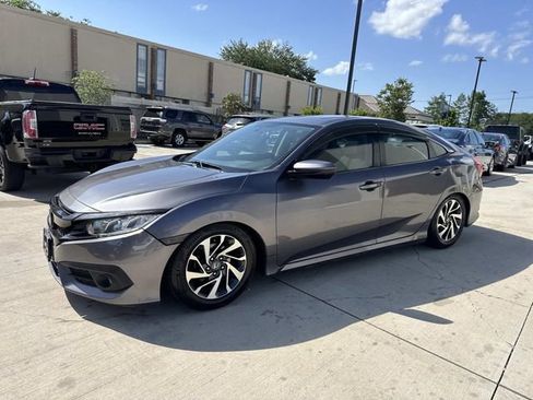 Used 2017 Honda Civic EX image 3