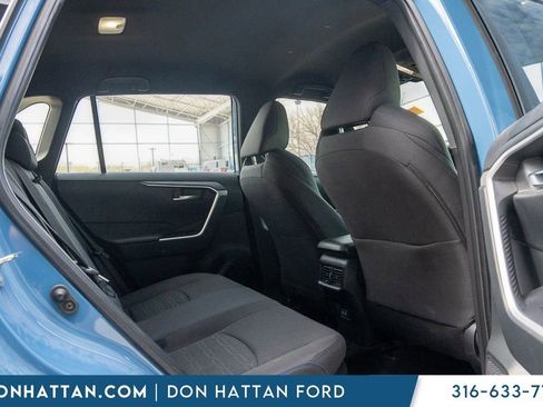 Used 2024 Toyota RAV4 SE AWD/4WD image 16