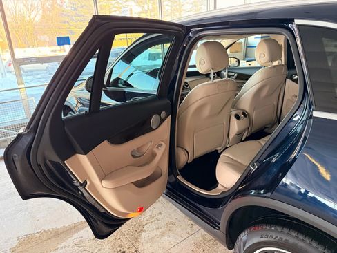 Used 2019 Mercedes-Benz GLC 300 4MATIC image 13