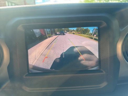 Used 2019 Jeep Wrangler Unlimited Sport S image 36