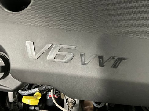 Used 2023 Buick Enclave Essence image 31