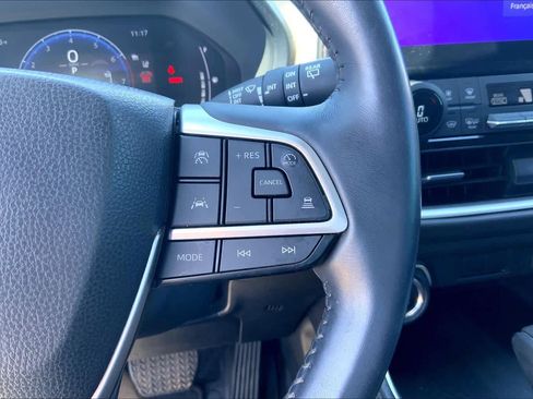 Used 2024 Toyota Grand Highlander AWD image 25