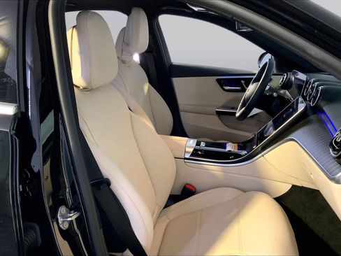 Used 2023 Mercedes-Benz C 300 4MATIC Sedan image 8