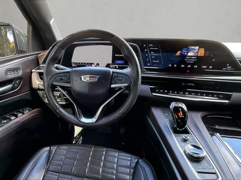 Used 2024 Cadillac Escalade ESV Sport Platinum w/ LPO, ONYX Package AWD/4WD image 7