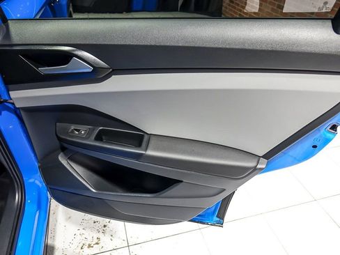 Used 2023 Volkswagen Taos SEL image 31