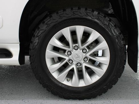 Used 2017 Lexus GX 460 Premium w/ Premium Package image 83