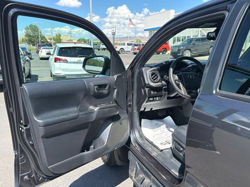 Certified 2022 Toyota Tacoma Limited w/ Nightshade Package AWD/4WD image 20