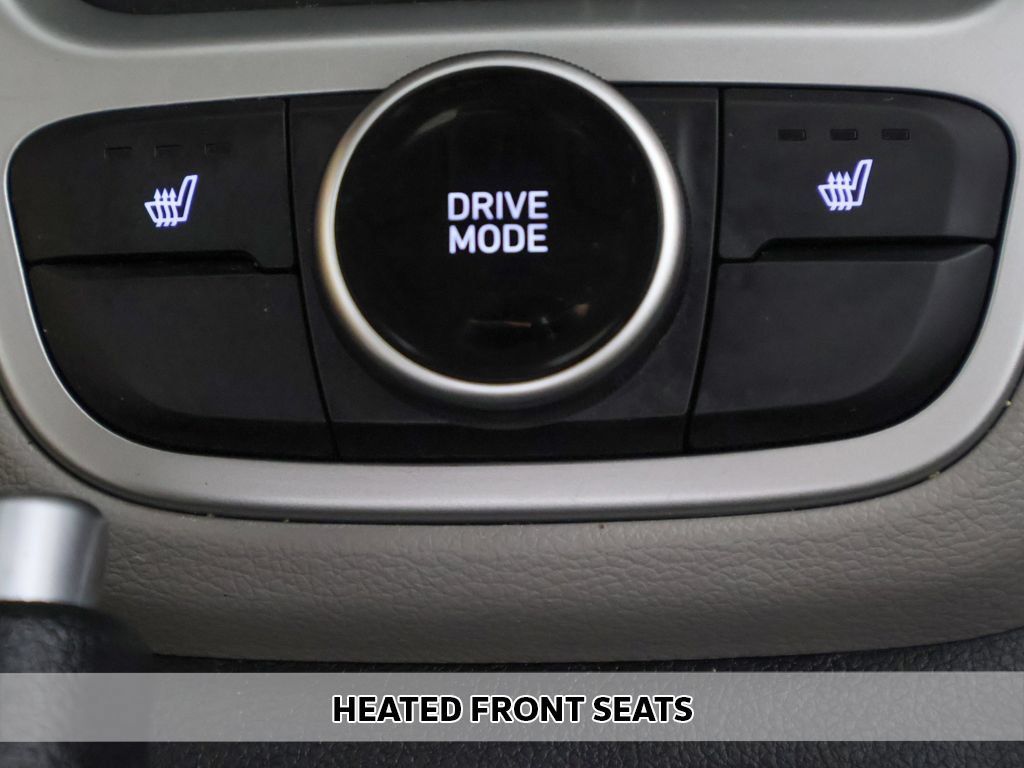 Certified 2026 Hyundai Venue SEL FWD image 5