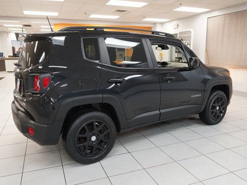 Used 2020 Jeep Renegade Latitude w/ Cold Weather Group image 10