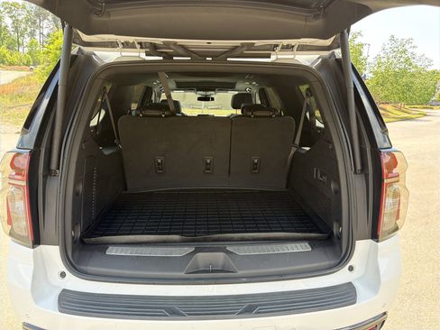 Used 2023 Chevrolet Suburban Z71 w/ Luxury Package AWD/4WD image 18