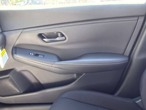 Certified 2025 Nissan Sentra S FWD image 18