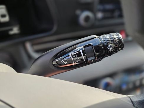 Used 2023 Hyundai Elantra SEL image 34