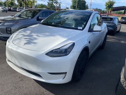 Used 2022 Tesla Model Y Performance AWD/4WD image 1