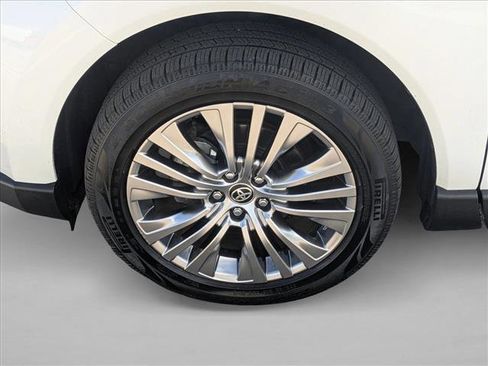 Used 2021 Toyota Venza XLE w/ Softex Package image 21