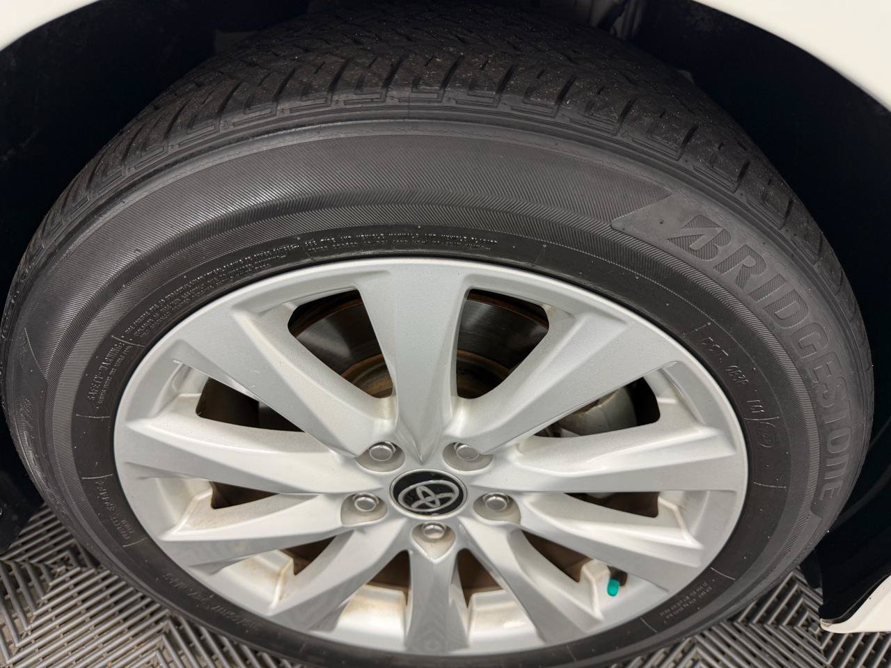 Used 2020 Toyota Camry LE FWD image 35