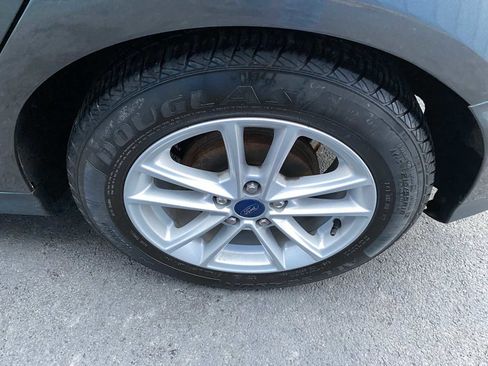 Used 2018 Ford Focus SE image 35