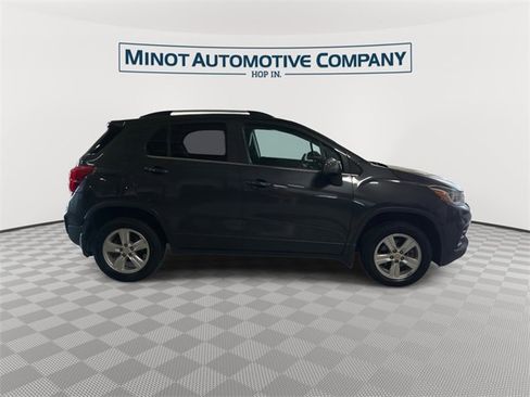 Used 2017 Chevrolet Trax LT image 9