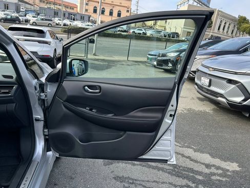 Used 2024 Nissan Leaf SV Plus image 39