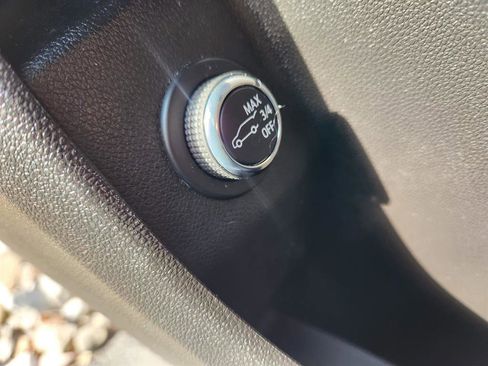 Used 2025 Cadillac XT4 Premium Luxury image 32