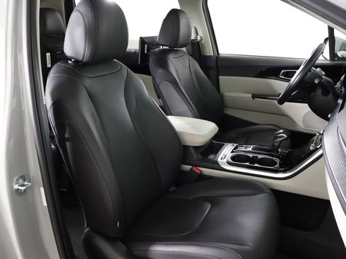 Used 2024 Kia Carnival SX Prestige FWD image 36