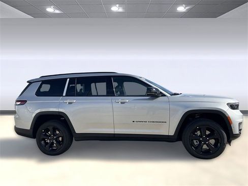 New 2025 Jeep Grand Cherokee L Limited w/ Luxury Tech Group II image 7