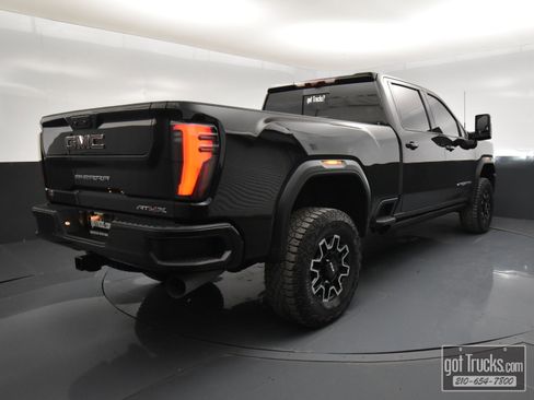 Used 2025 GMC Sierra 2500 AT4X image 45