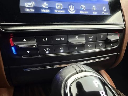 Used 2017 Maserati Quattroporte S GranLusso Q4 AWD/4WD image 27
