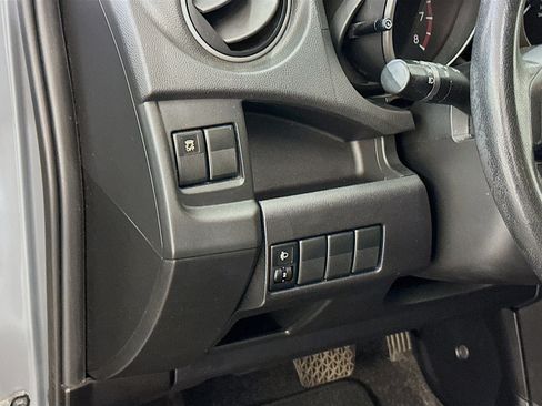 Used 2012 MAZDA MAZDA5 Grand Touring FWD image 17