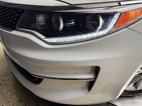 Used 2017 Kia Optima EX w/ Premium Package FWD image 27