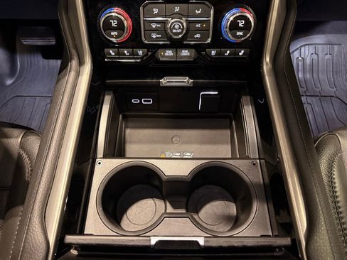 Used 2021 GMC Yukon Denali w/ Denali Premium Package image 28