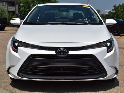 Used 2025 Toyota Corolla LE FWD image 2