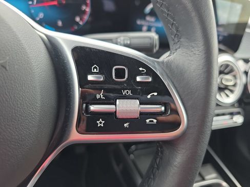 Certified 2022 Mercedes-Benz GLB 250 image 22