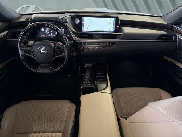 Used 2019 Lexus ES 300h w/ Accessory Package 2 FWD image 19