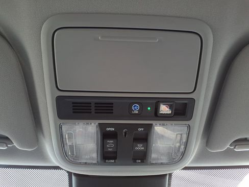 Used 2022 Honda Odyssey Elite image 22