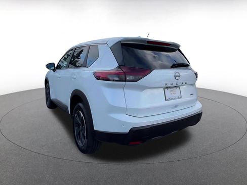 Used 2025 Nissan Rogue SV image 11