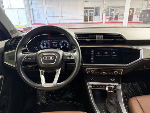 Used 2022 Audi Q3 2.0T Premium w/ Convenience Package image 16