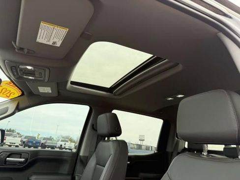 Used 2021 Chevrolet Silverado 1500 LT Trail Boss w/ Convenience Package II image 14