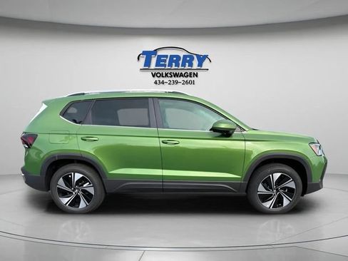New 2026 Volkswagen Taos SE AWD/4WD image 1