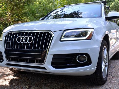 Used 2016 Audi Q5 2.0T Premium Plus w/ Technology Package AWD/4WD image 3