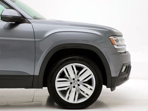 Used 2019 Volkswagen Atlas SE w/ Panoramic Sunroof Package image 4