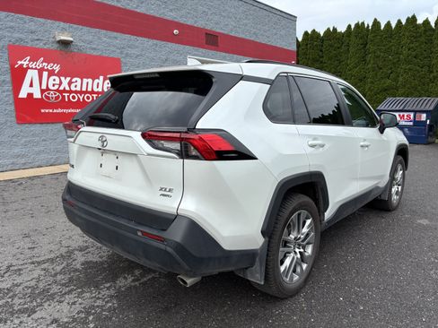 Used 2023 Toyota RAV4 XLE Premium AWD/4WD image 3