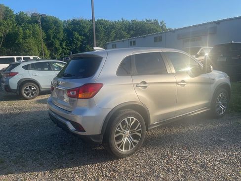 Used 2018 Mitsubishi Outlander Sport SE AWD/4WD image 2