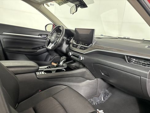 Used 2023 Nissan Altima 2.5 SV w/ SV Premium Package AWD/4WD image 44