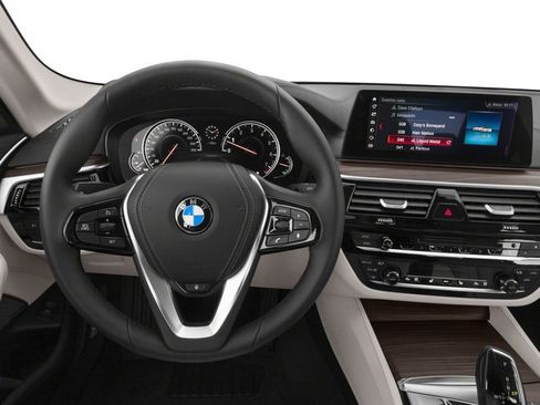 Used 2017 BMW 530i RWD image 7