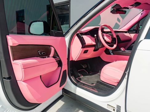 Used 2025 Land Rover Range Rover SE image 10